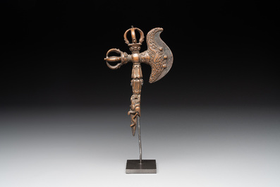 A Tibetan bronze and cast iron ritual dagger or 'phurba', 18/19th C.