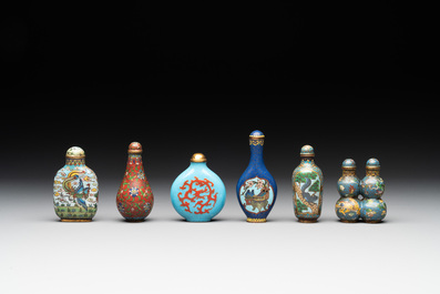 Six Chinese cloisonn&eacute; snuff bottles, 19/20th C.