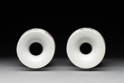 A varied collection of 14 Chinese famille rose and monochrome wares, 19/20th C.