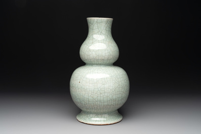 A Chinese ge-type double gourd vase, 19th C.