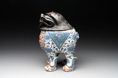 A rare Chinese wucai 'luduan' incense burner with wooden cover, Ming, 16/17th C.