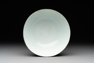 A Chinese blue and white 'Bleu de Hue' bowl for the Vietnamese market, chơi ngọc 玩玉 mark, 19th C.