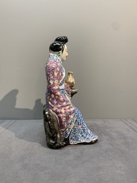 A Chinese famille rose lady and a Buddha, 19/20th C.