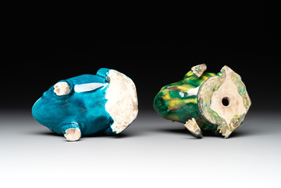 Two Chinese monochrome-glazed vases and two frogs, 19th C.