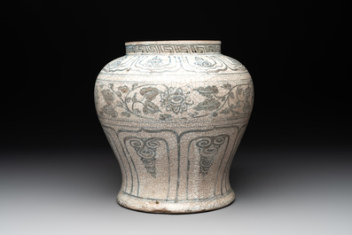 An Annamese or Vietnamese blue and white jar with floral design, 15/16th C.