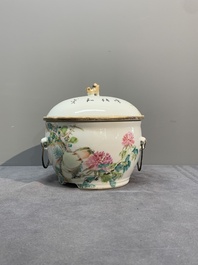 A varied collection of seven Chinese famille rose, verte and monochrome wares, 19th C.