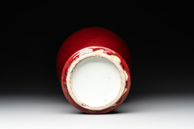 A Chinese copper-red-glazed vase, 18/19th C.