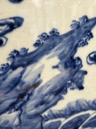 A Chinese blue and white 'dragon' fish bowl, 19th C.