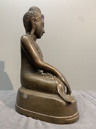A Burmese bronze Mandalay-style Buddha in bhumisparsha mudra, 18/19th C.