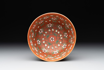 A Chinese famille rose 'bird and flower' bowl, 19th C.