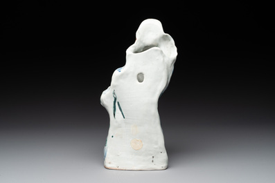 A Japanese Arita wall vase shaped as a leaping carp, Edo, 17th C.