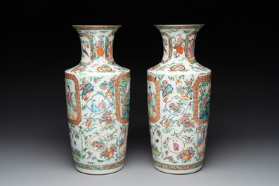 A pair of Chinese Canton famille rose vases and two plates, 19th C.