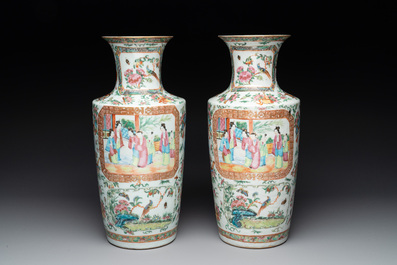 A pair of Chinese Canton famille rose vases and two plates, 19th C.