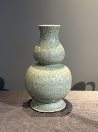 A Chinese ge-type double gourd vase, 19th C.