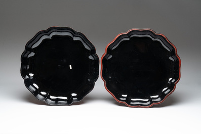 A Chinese red lacquer box and cover with floral design, 19/20th C.