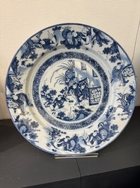 A large blue and white Dutch Delft chinoiserie dish, late 17th C.