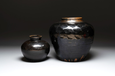 Two Chinese black-glazed jars, 17/18th C.