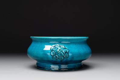A Chinese turquoise-glazed censer, 19/20th C.
