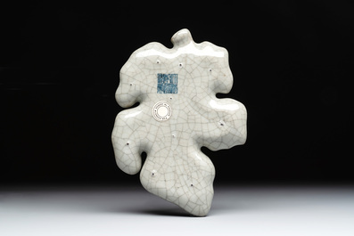 A Chinese ge-type leaf-shaped brush washer, Qianlong mark, 19/20th C.