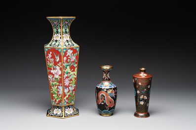 12 Chinese cloisonn&eacute; wares, 19/20th C.