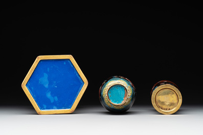 12 Chinese cloisonn&eacute; wares, 19/20th C.