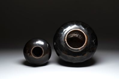 Two Chinese black-glazed jars, 17/18th C.