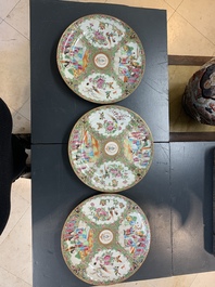 A Chinese Canton famille rose 62-piece Scottish market Ormiston armorial tea service, 19th C.