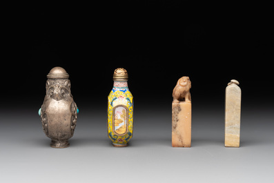 Two Chinese snuff bottles, four soapstone seals and a lacquer covered box, 20th C.