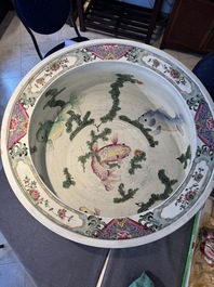 A large famille rose-style 'phoenix' fish bowl or jardini&egrave;re, Samson, Paris, 19th C.