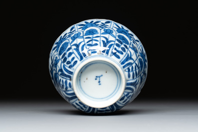 Ten Chinese blue and white wares, 19th C.