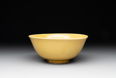 A Chinese yellow-glazed bowl, Jiajing mark, 19/20th C.