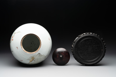 Two Chinese famille rose jars and a brush pot, signed Ju Yi Tai 聚義泰, 'B.E.E. CHINESE RESTAURANT' mark, dated 1924 and 20th C.