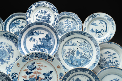 15 Chinese blue and white dishes and plates, Yongzheng/Jiaqing