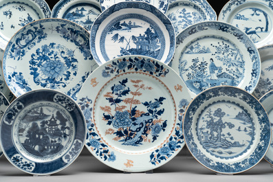 15 Chinese blue and white dishes and plates, Yongzheng/Jiaqing
