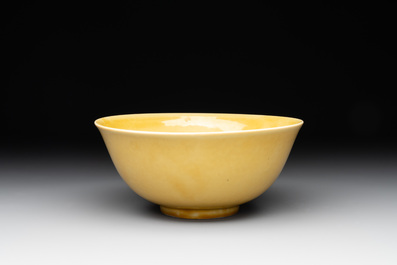 A Chinese yellow-glazed bowl, Jiajing mark, 19/20th C.