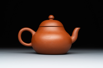 A Chinese Yixing stoneware teapot and cover, signed Mengchen 孟辰, 19th C.
