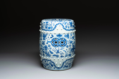A Chinese blue and white 'antiquities' garden seat, 19th C.