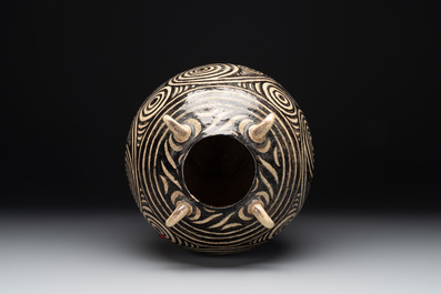 A Chinese archaistic Majiayao-style black-glazed jar, 19th C.