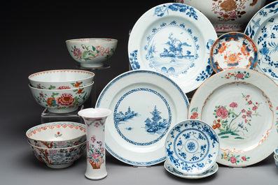 A collection of 22 Chinese blue, white, famille rose and Imari-style wares, 18th C.