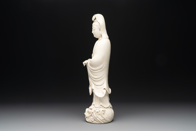 A Chinese Dehua blanc de Chine standing Guanyin, 20th C.