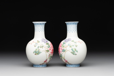 A Chinese famille rose eggshell vase with figural design and a pair of miniature vases, Qianlong mark, 20th C.