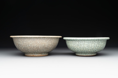 A Chinese ge-type censer, three bowls and three plates, 19th C.