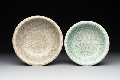 A Chinese ge-type censer, three bowls and three plates, 19th C.