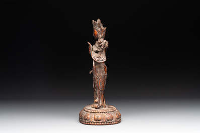A fine Chinese agarwood Avalokiteshvara Padmapani, 18/19th C.