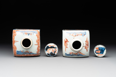 A pair of Chinese Imari-style square flasks and covers, Kangxi