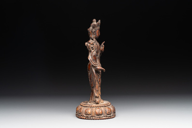A fine Chinese agarwood Avalokiteshvara Padmapani, 18/19th C.