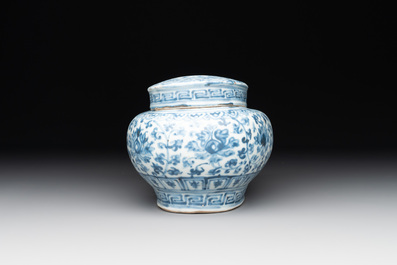 A very rare Chinese blue and white oval box with inner liner and cover, Ming, 15th C.