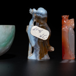 A varied group of seven Chinese jade, jadeite, agate and hardstone carvings, 19/20th C.