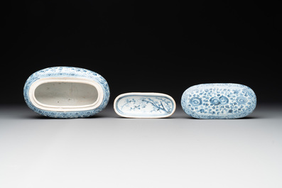 A very rare Chinese blue and white oval box with inner liner and cover, Ming, 15th C.