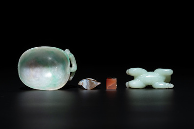 A varied group of seven Chinese jade, jadeite, agate and hardstone carvings, 19/20th C.